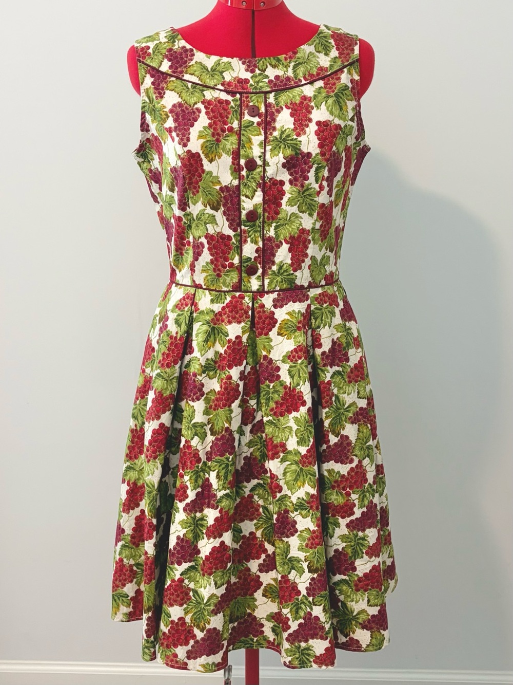 RETROLICIOUS Grapevine Dress NWT